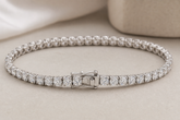 Diamond Bracelets: How to Choose a Tennis Bracelet That Lasts