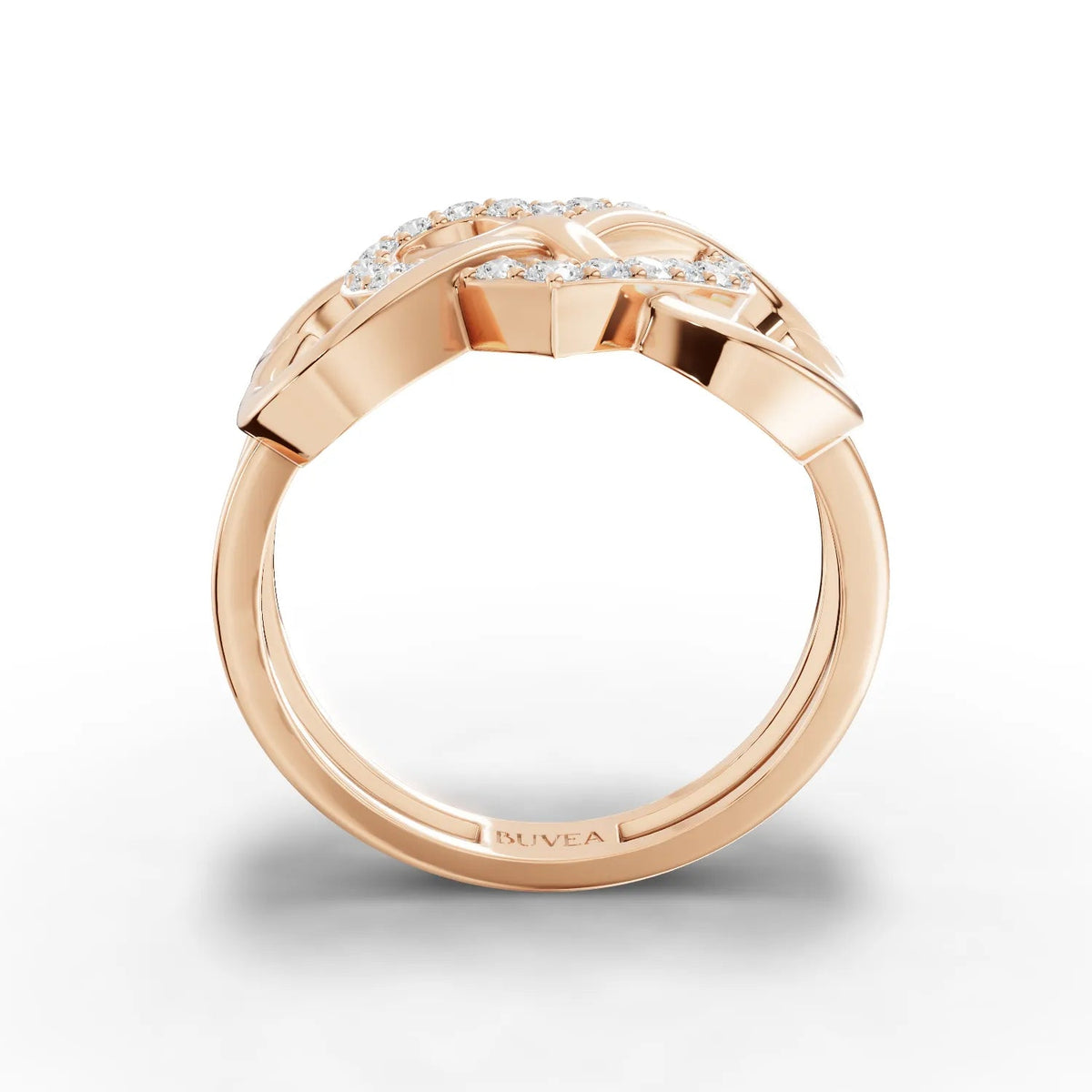Interlinked heart design in 18K gold featuring pavé-set round lab diamonds. Smooth shank for comfort and stability.