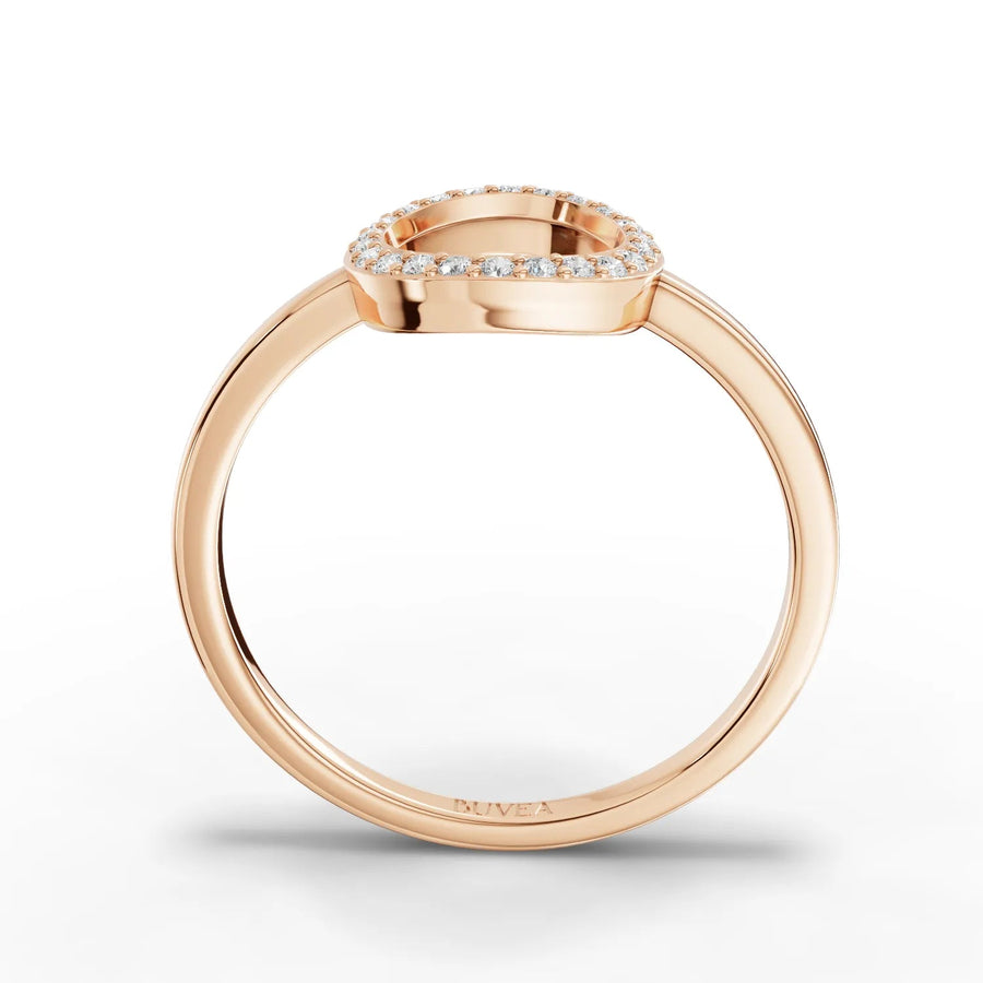 Circular pavé diamond ring rose gold close-up