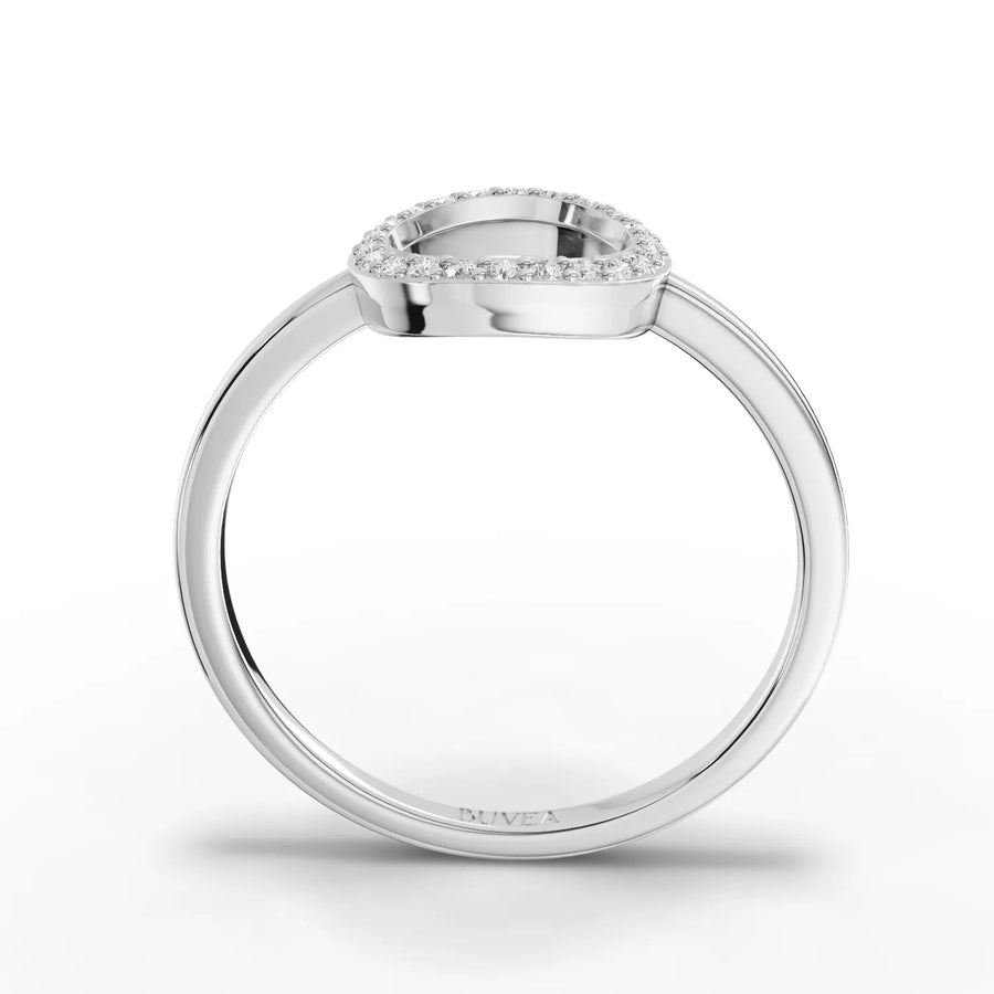 Circular pavé diamond ring white gold close-up