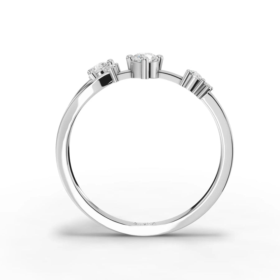 Prong-set diamonds white gold close-up
