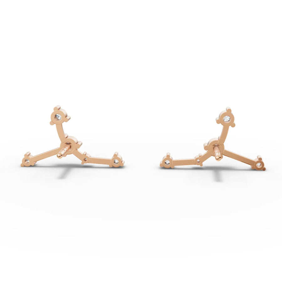 Prong-set stones rose gold close-up