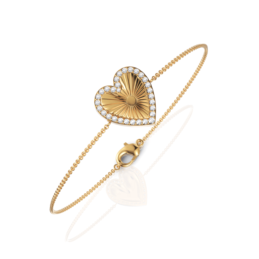 Pavé diamond halo in yellow gold