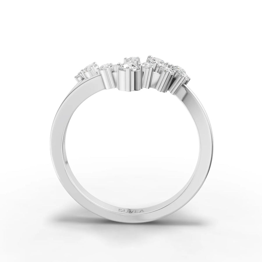 Round diamond constellation detail in white gold