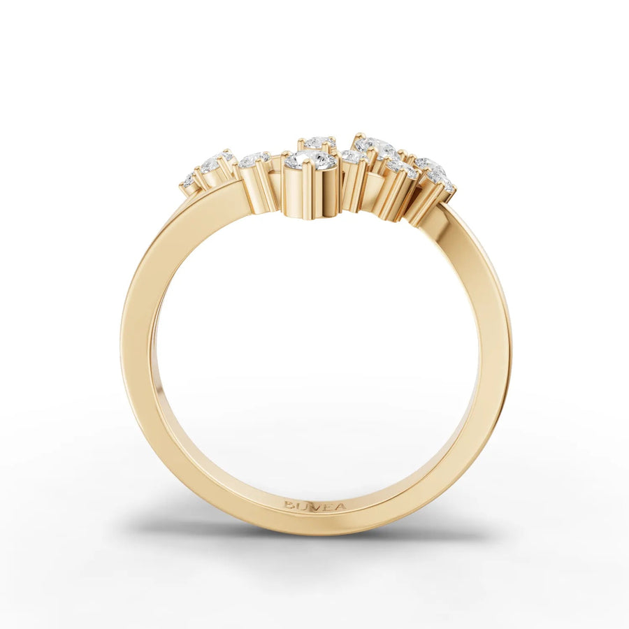 Round diamond constellation detail in yellow gold