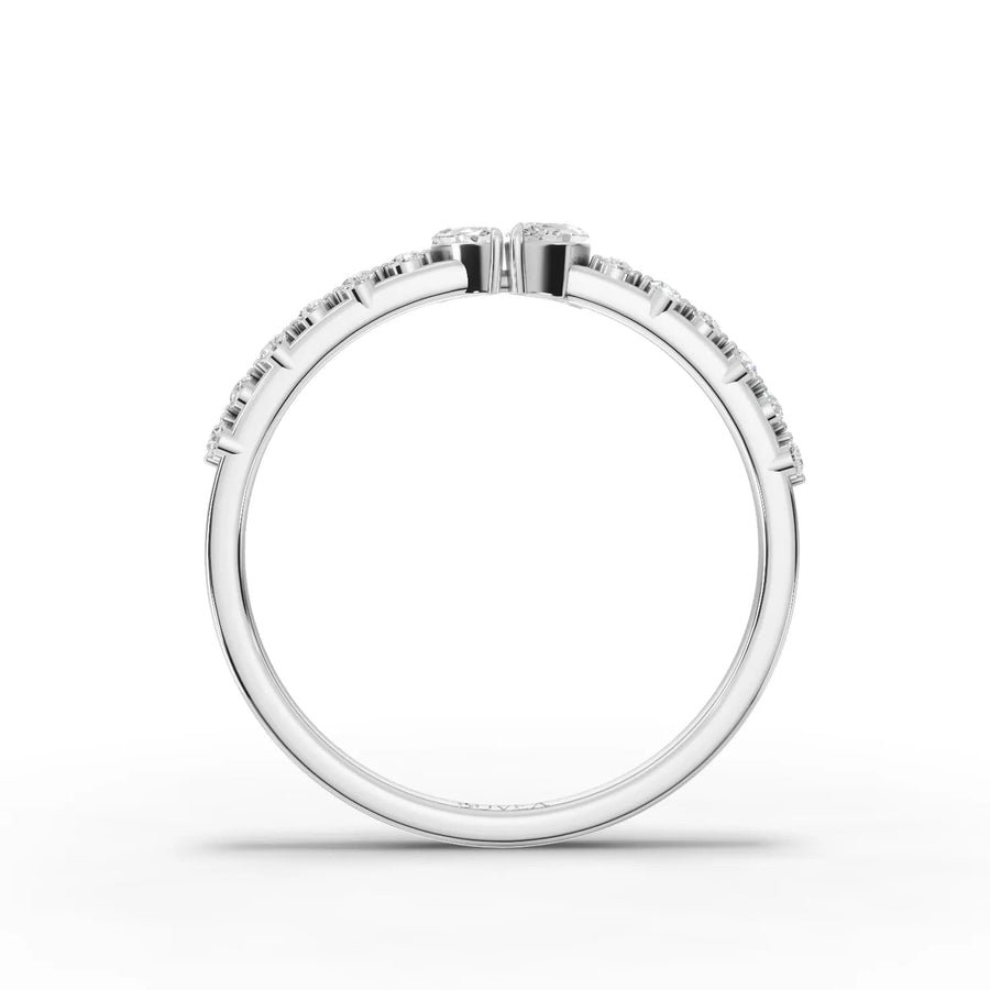 Round diamond row white gold close-up