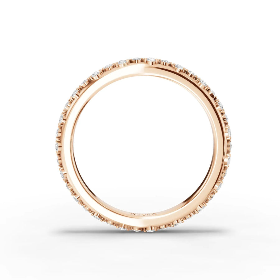 Round diamond micro-prong rose gold close-up