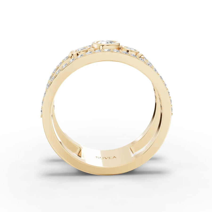 Bezel-set diamond ring yellow gold close-up