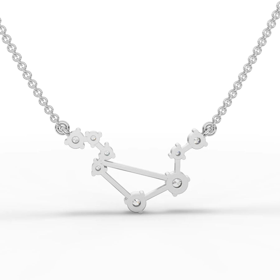 White gold prong setting close-up