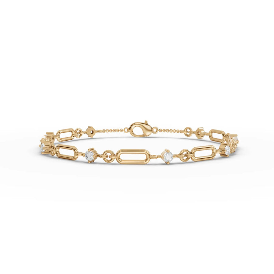 Diamond alignment in yellow gold bracelet