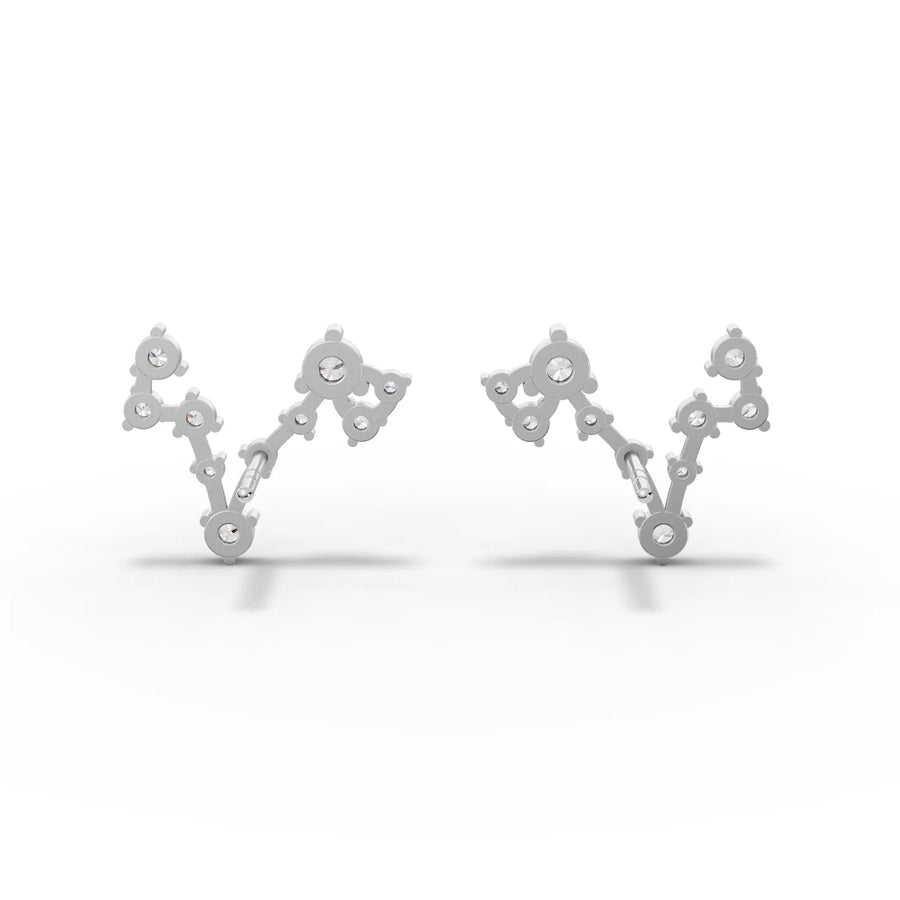 Prong-set diamonds white gold close-up