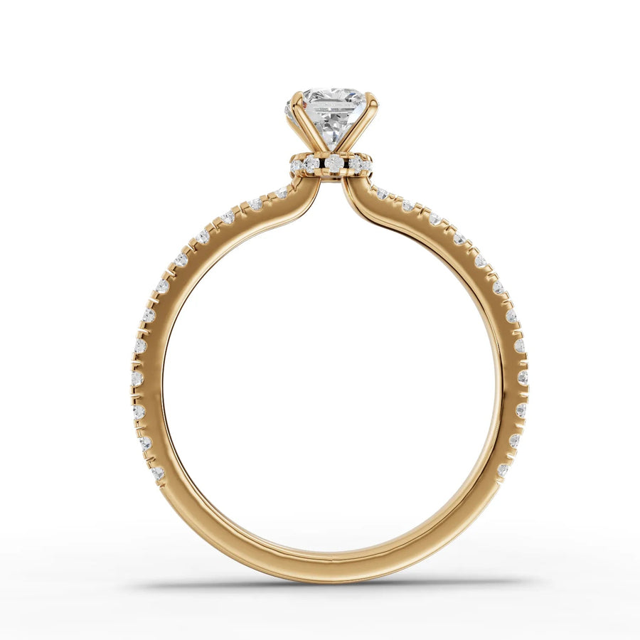 Cushion lab-grown ring yellow gold close-up