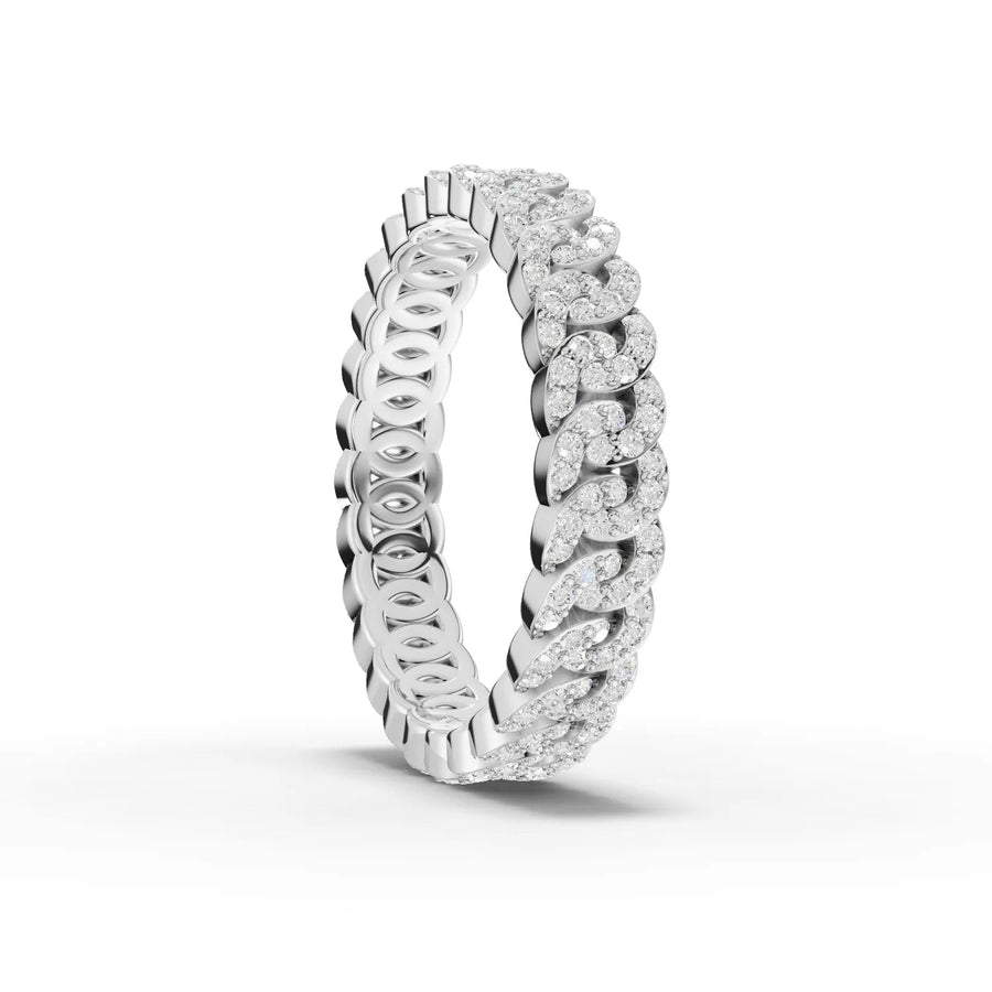 Interlocking link ring white gold close-up