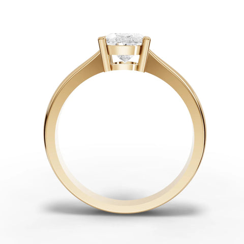 Oval lab-grown ring yellow gold close-up
