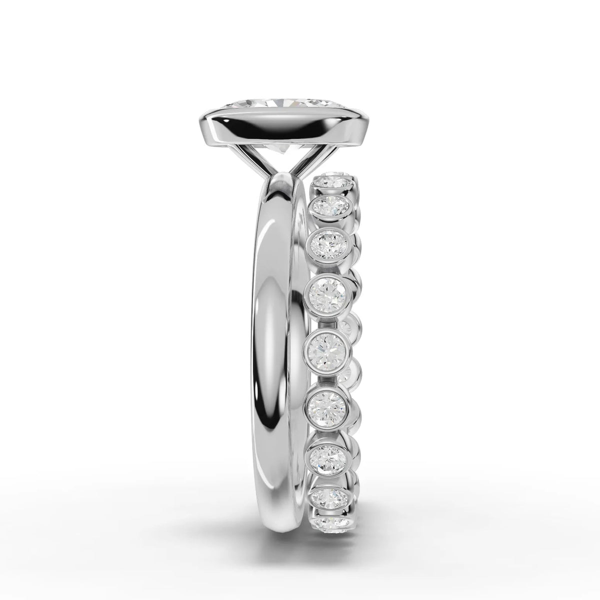 1.63 Ct oval solitaire lab diamond ring in 18K gold, featuring a prong-set center and bezel-set side stones.