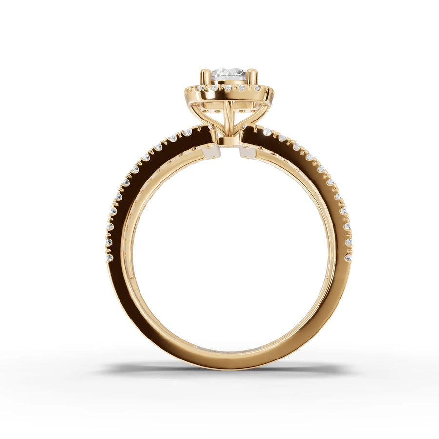 Pavé split-band yellow gold close-up