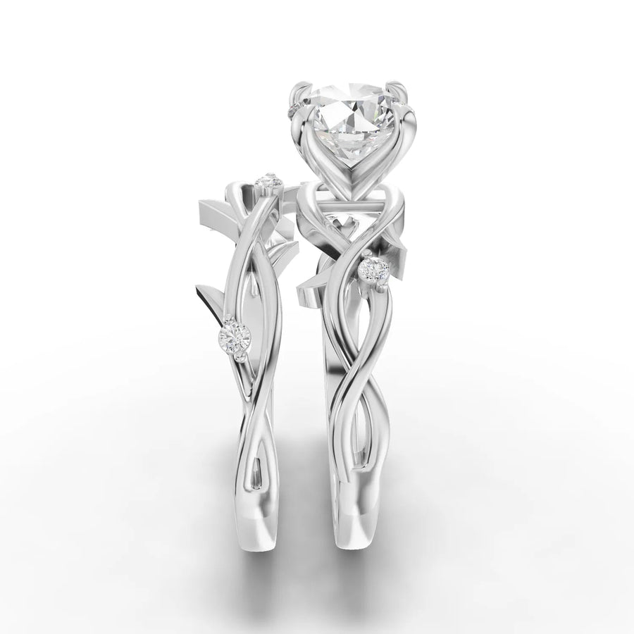Round center intertwined ring white gold close-up