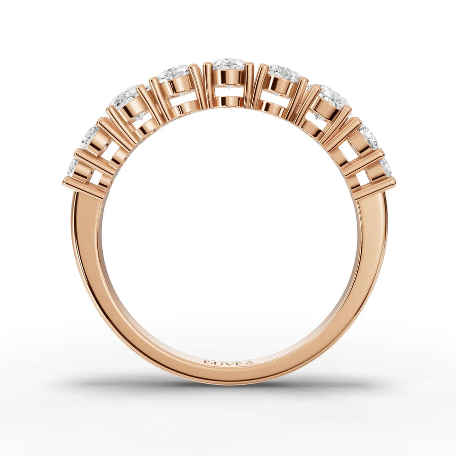 Oval and round diamond ring rose gold close-up