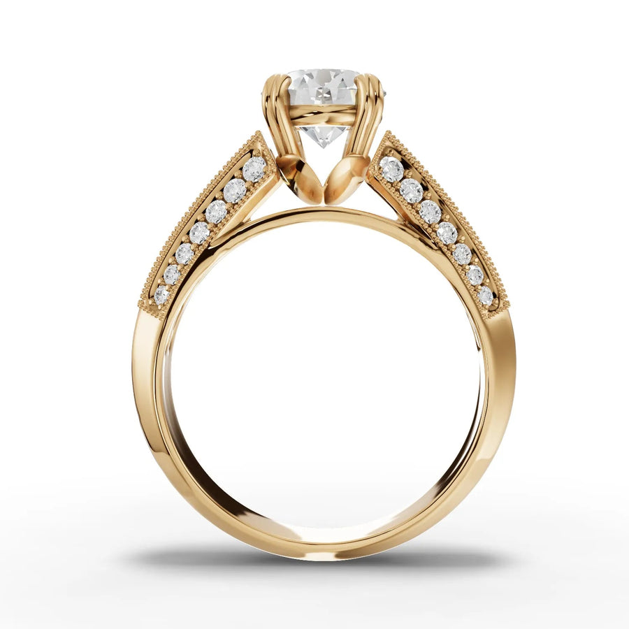Round lab-grown ring yellow gold close-up