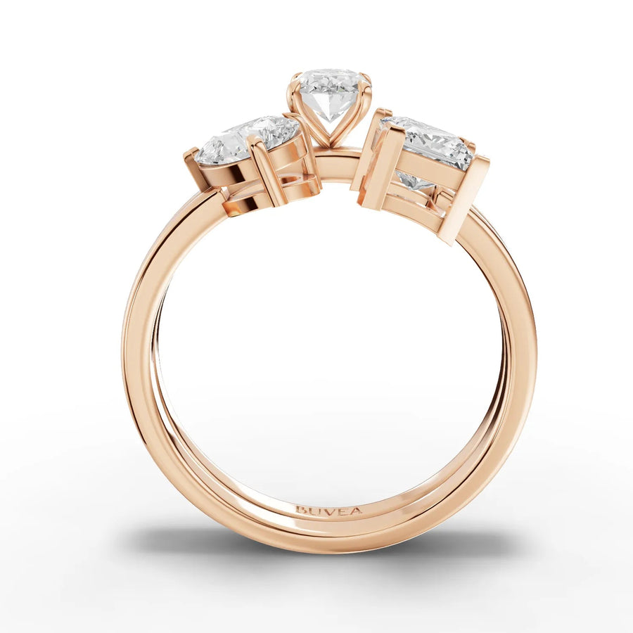 Oval pear princess ring rose gold close-up
