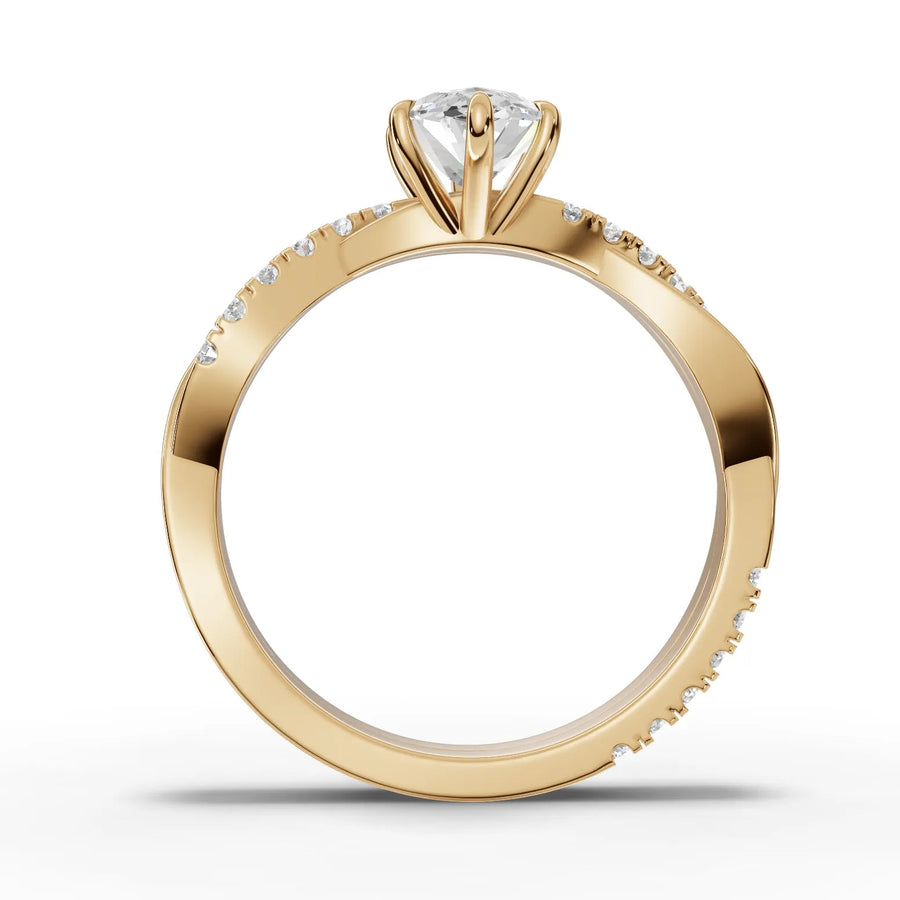 Yellow gold polished band detail