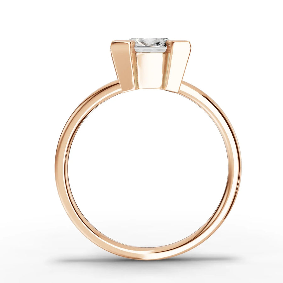 Rose gold prong setting close up