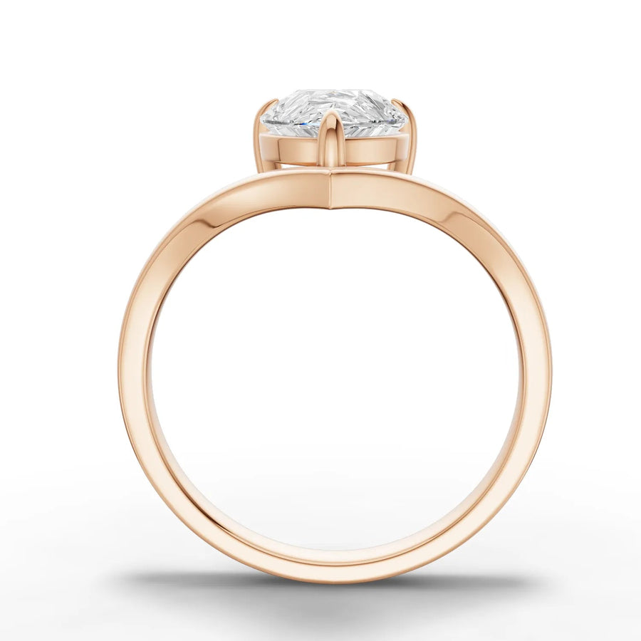 Rose gold band ring detail