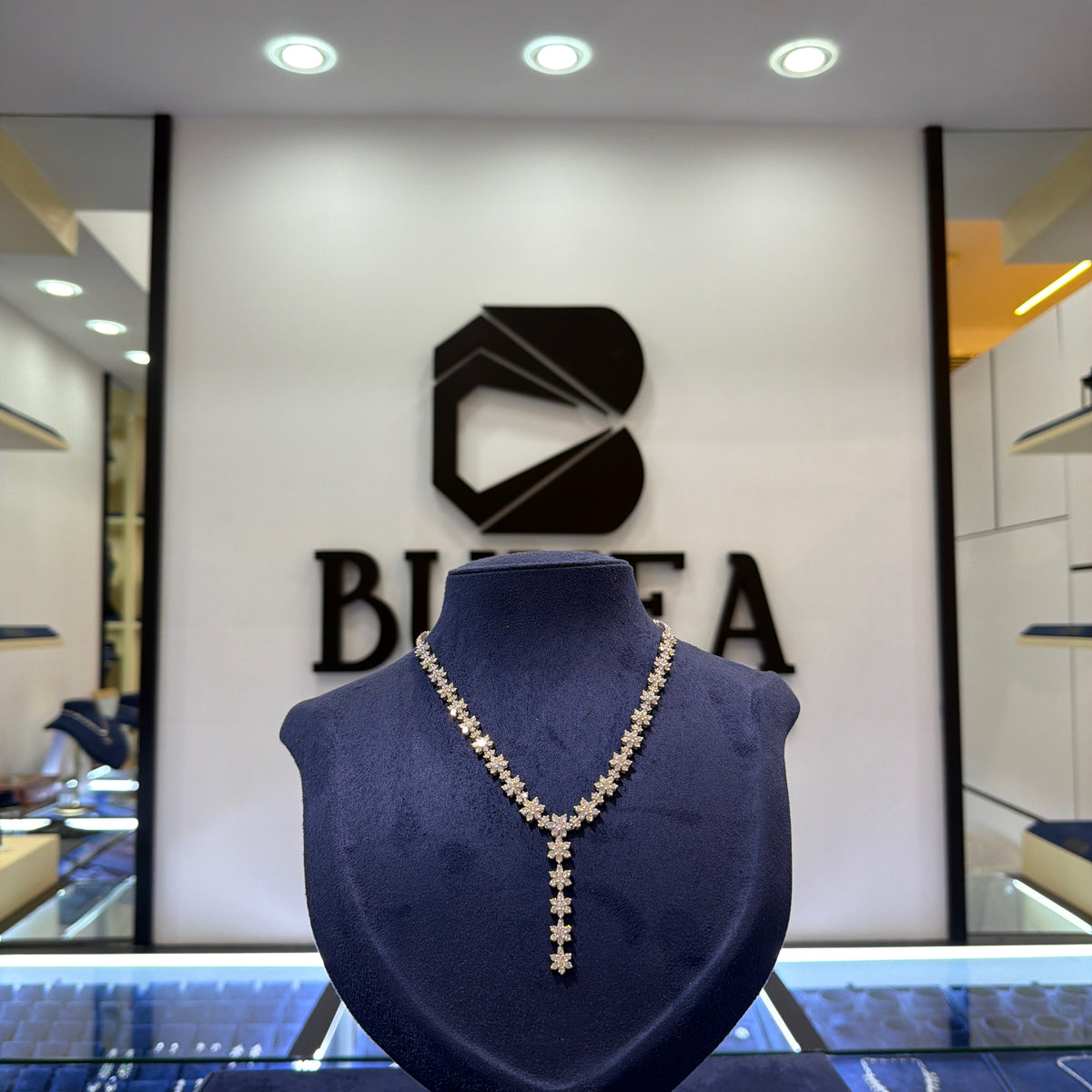 Y-Necklace Featuring Brilliant Lab-Grown Diamond Cluster Motifs with Drop Pendant Finish