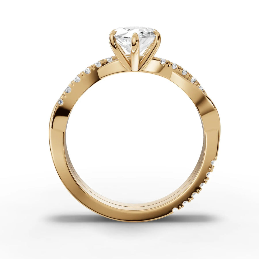 Yellow gold polished band detail