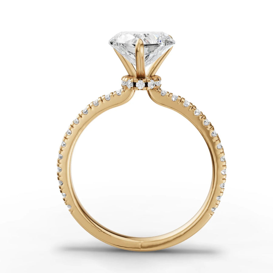 Yellow gold polished band detail