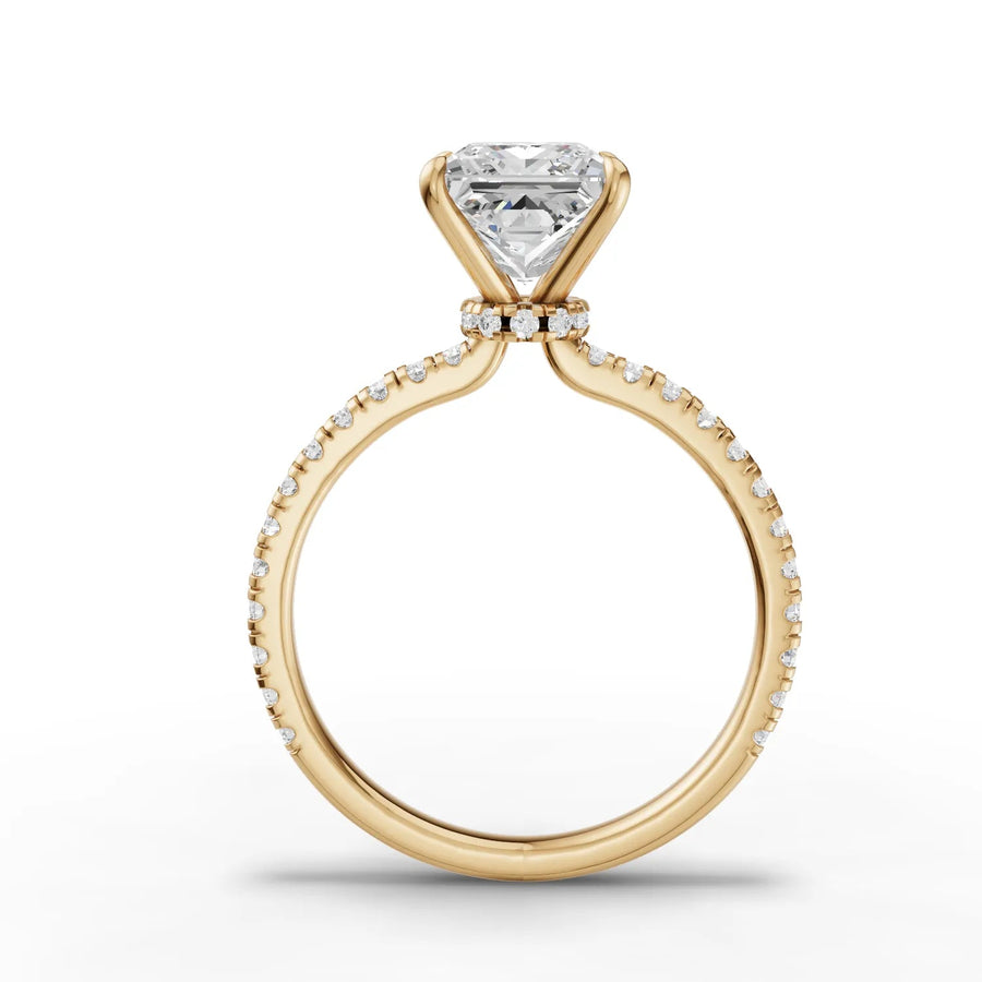 Princess lab-grown ring yellow gold close-up