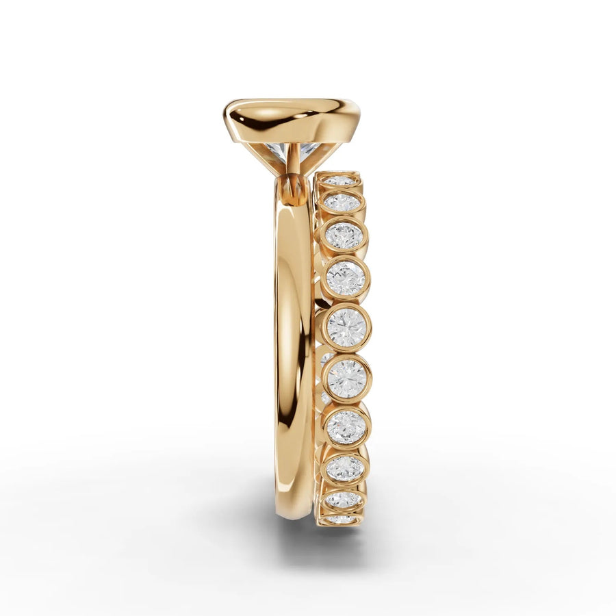 Round lab-grown bezel ring rose gold close-up