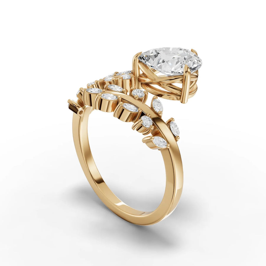 Yellow gold tapered band detail