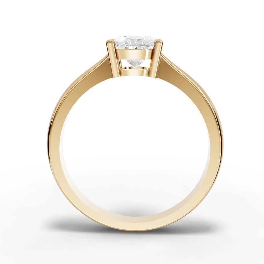 Oval lab-grown ring yellow gold close-up