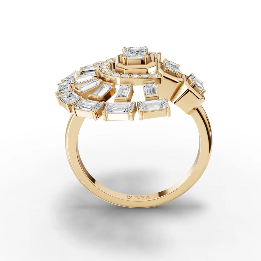 Mixed-cut fan diamond ring yellow gold close-up