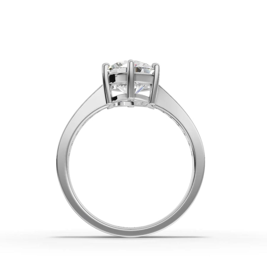 Four-prong solitaire ring white gold close-up