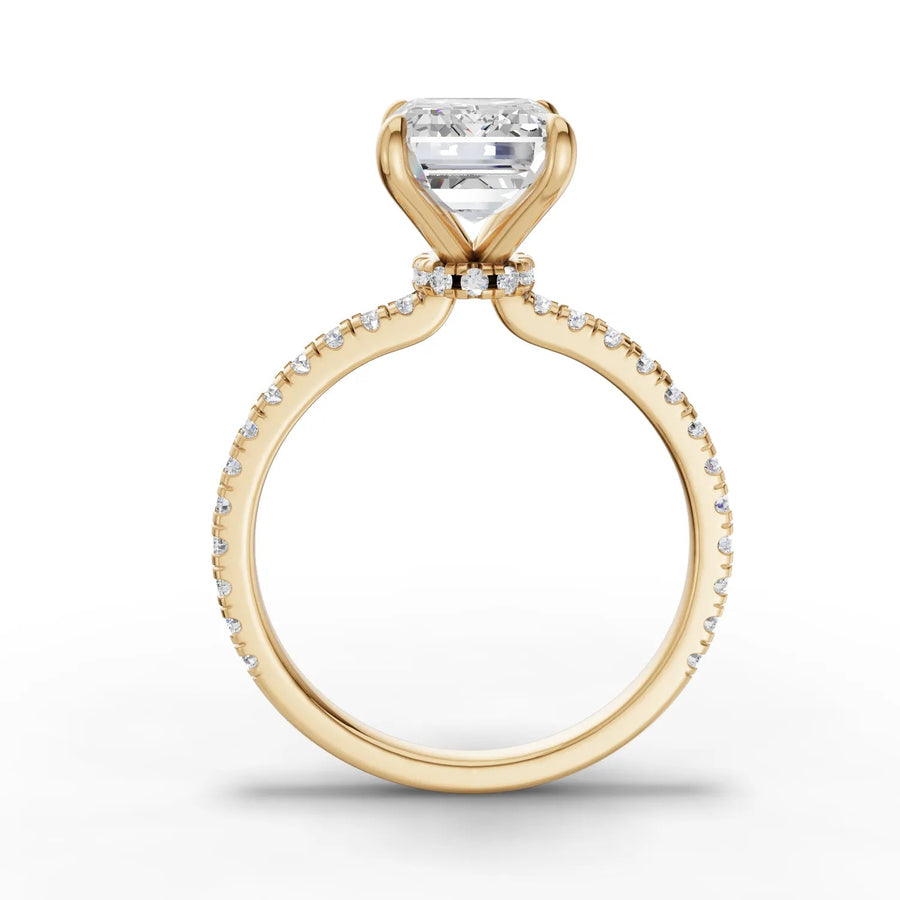 Yellow gold polished band detail