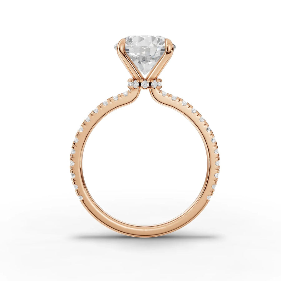 Round lab-grown ring rose gold close-up