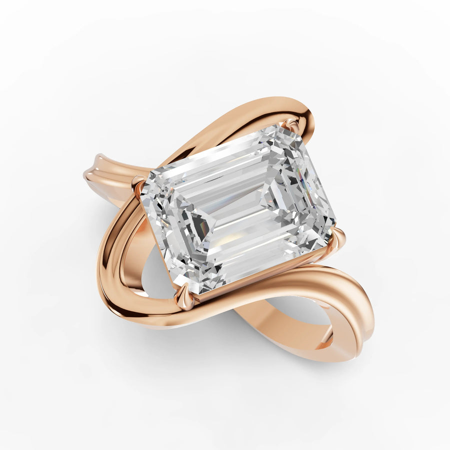 Lab-grown emerald ring rose gold close-up