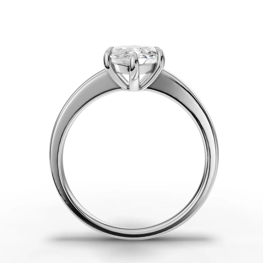 White gold band curvature detail