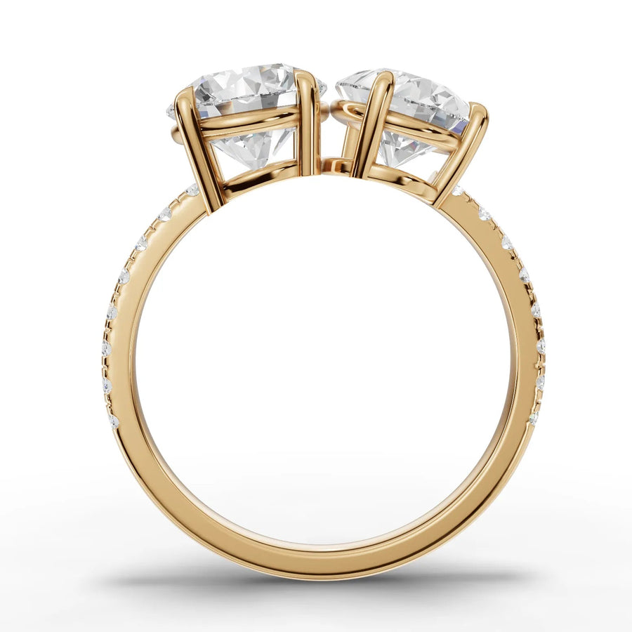 Toi et moi lab-grown ring yellow gold close-up