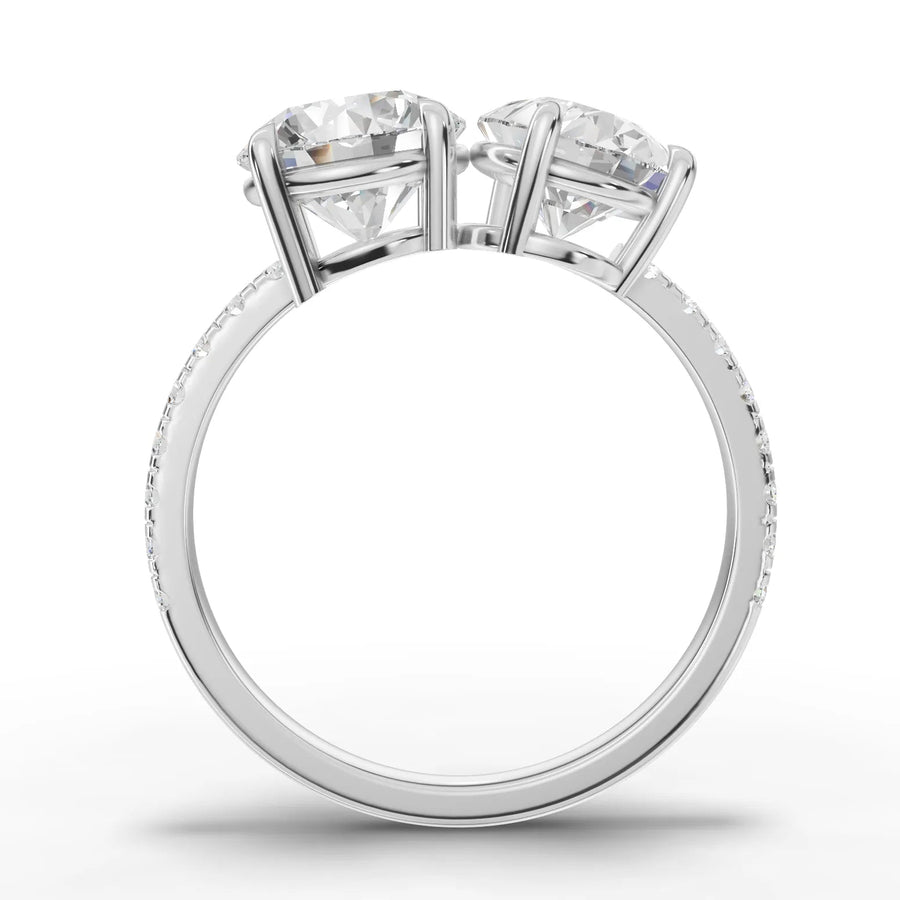 Toi et moi lab-grown ring white gold close-up