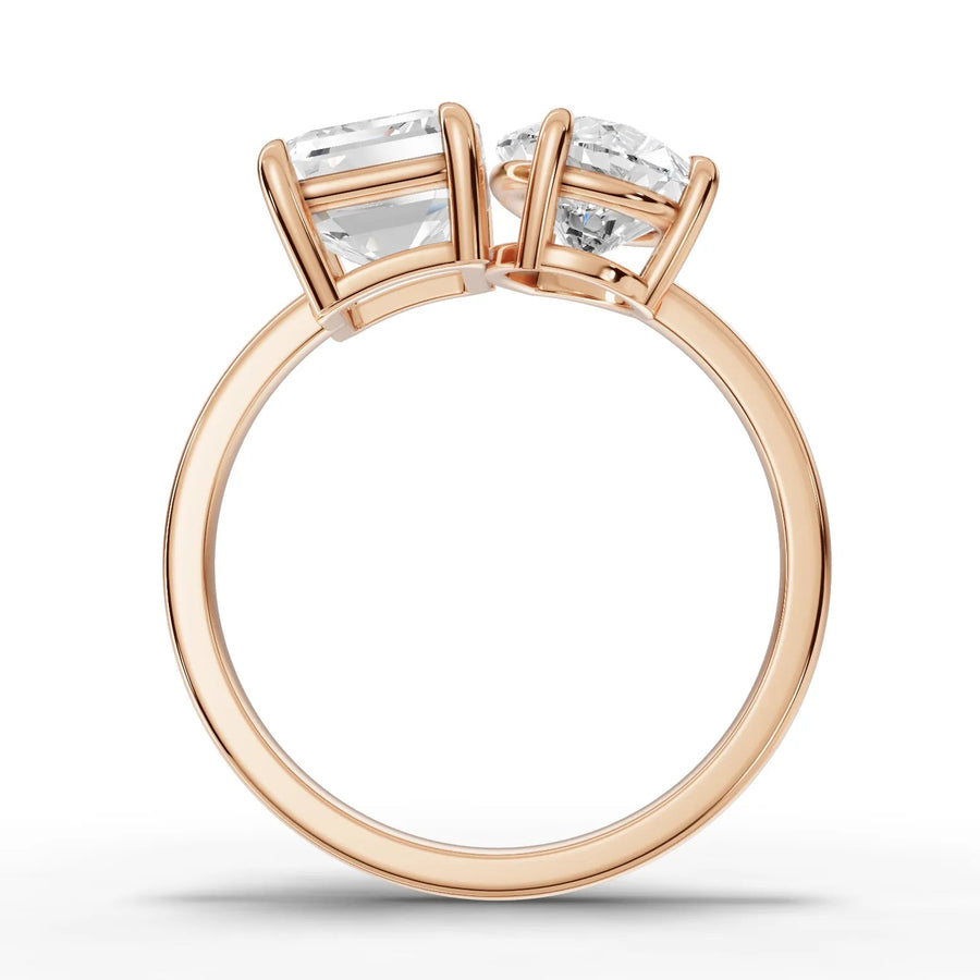 Toi et moi lab-grown ring rose gold close-up