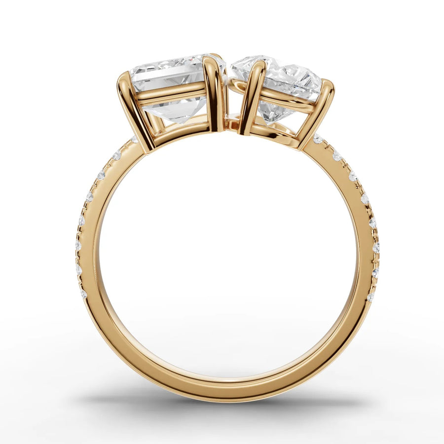 Toi et moi lab-grown ring yellow gold close-up