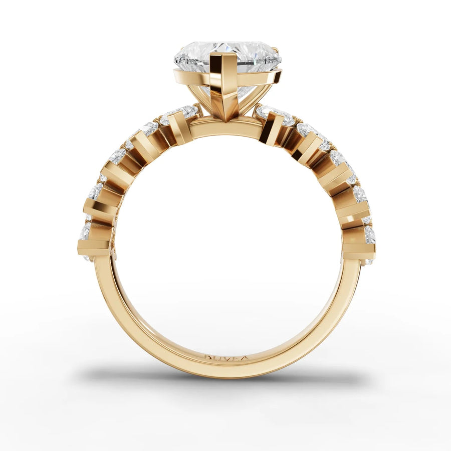 Heart diamond ring yellow gold close-up