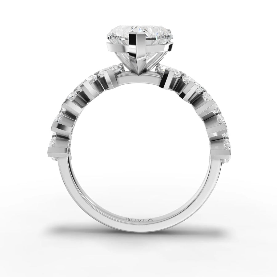 Heart diamond ring white gold close-up