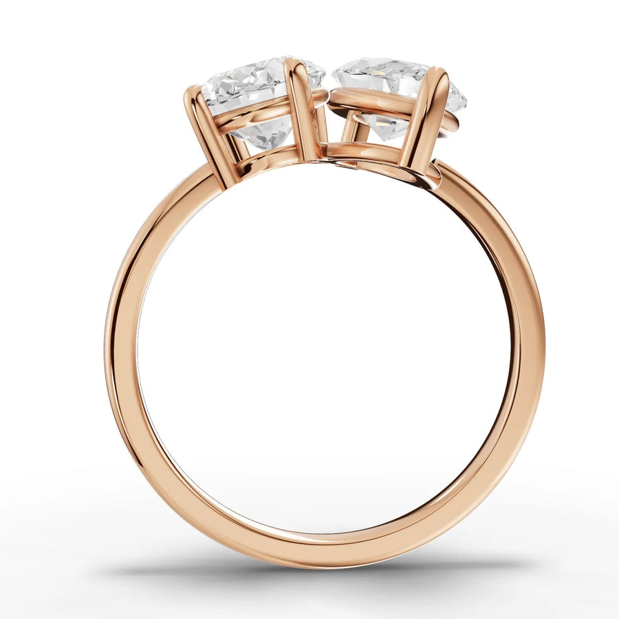 Toi et moi lab-grown ring rose gold close-up