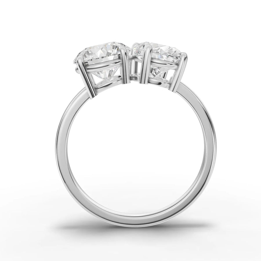 Toi et moi lab-grown ring white gold close-up