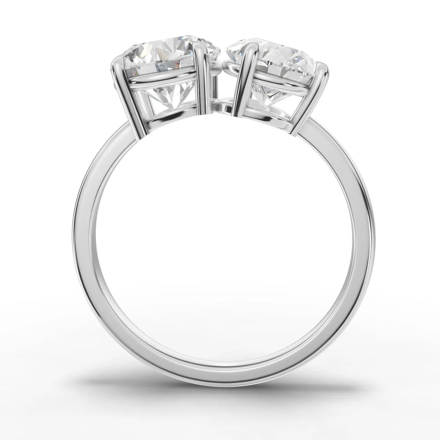 Toi et moi lab-grown ring white gold close-up
