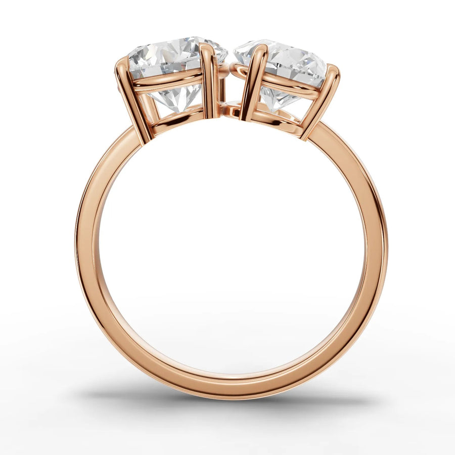 Toi et moi lab-grown ring rose gold close-up